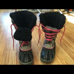 Girls snow boots